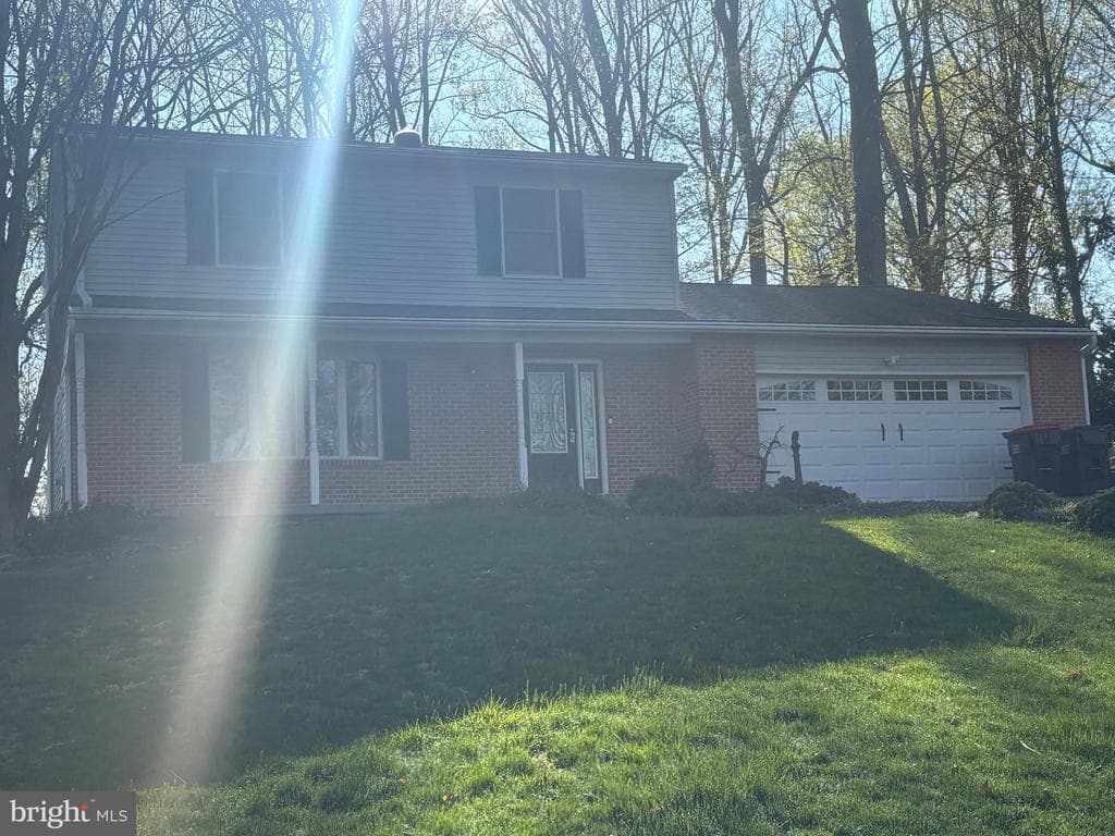 1305 Woodridge photo 1