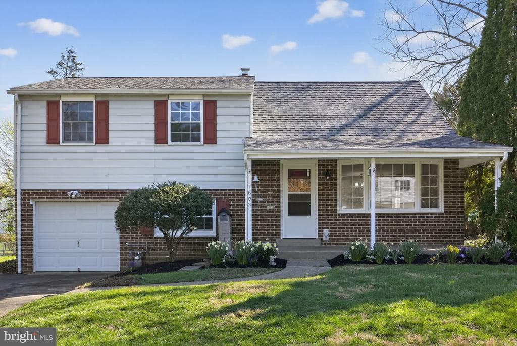 1602 Mulberry Road photo 1