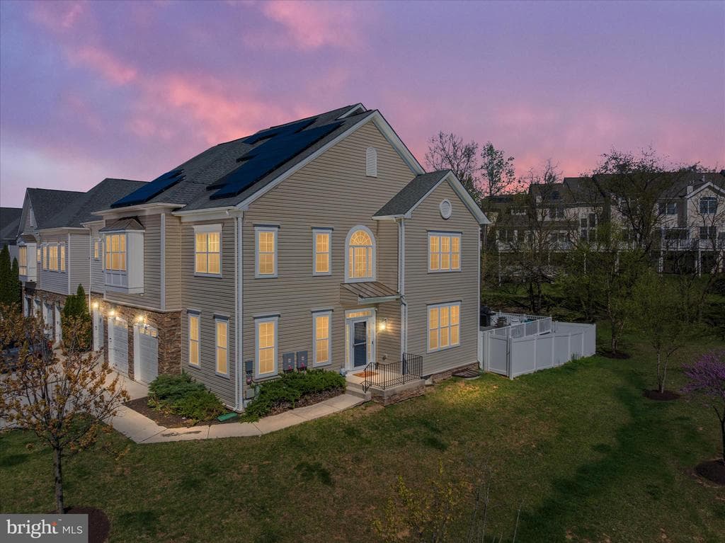 8747 Polished Pebble Way photo 1