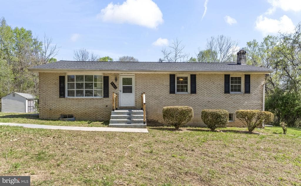 8400 Warren Drive photo 1