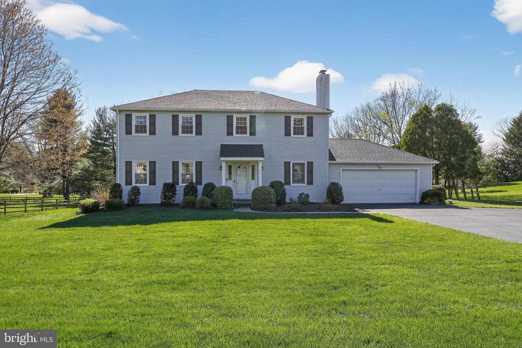 606 Londonderry Drive photo 1