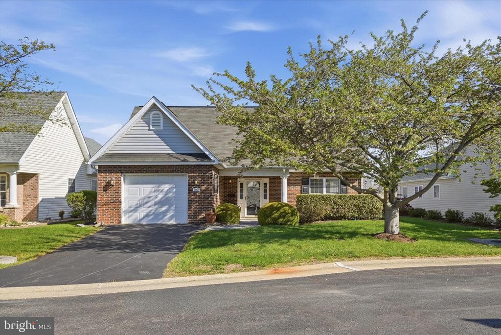 105 Cranberry Court photo 1