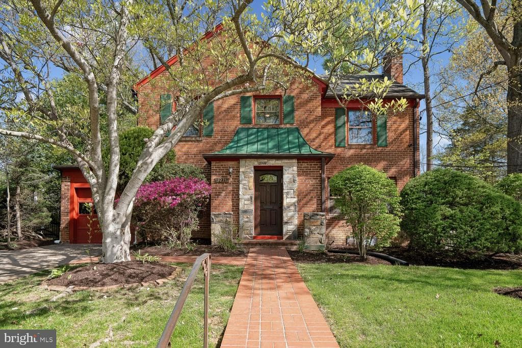 3231 Coquelin Terrace photo 1