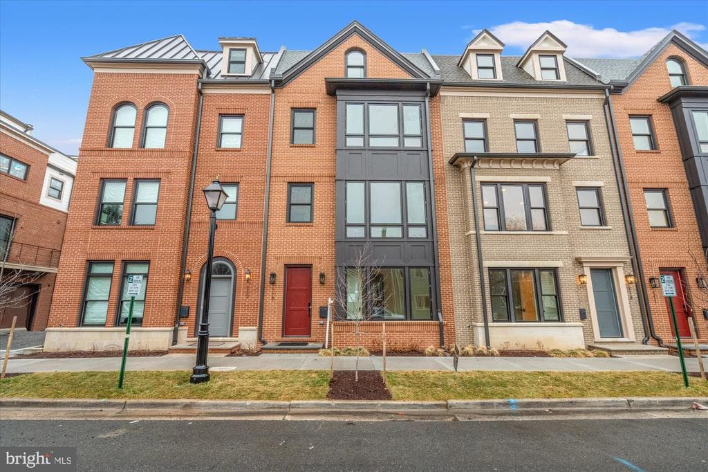 111 N West Street photo 1
