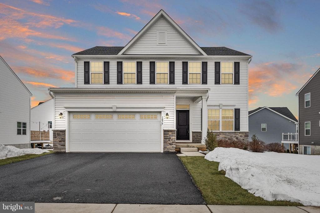 1079 Woodmont Lane photo 1