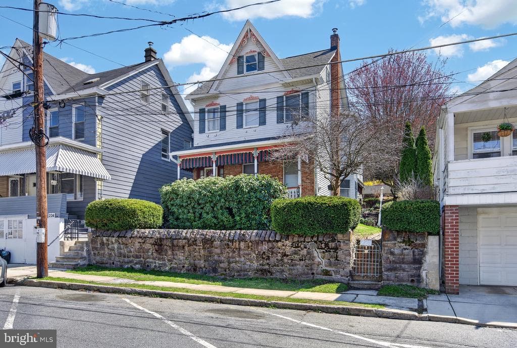 228 W Abbott Street photo 1