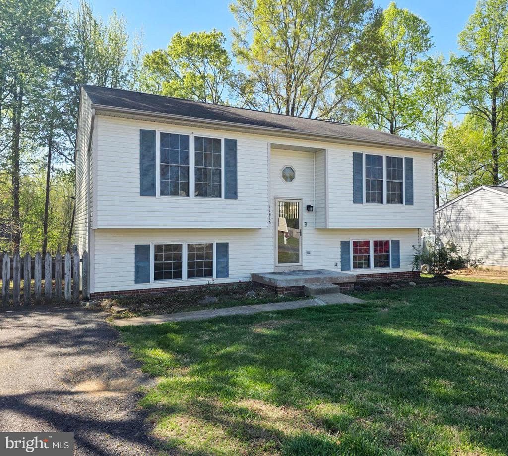 11913 Hunting Ridge Drive photo 1