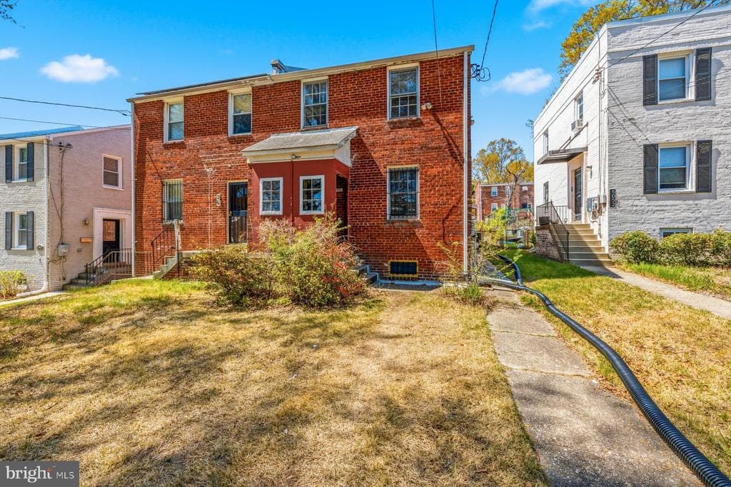 5050 12th Street NE photo 1