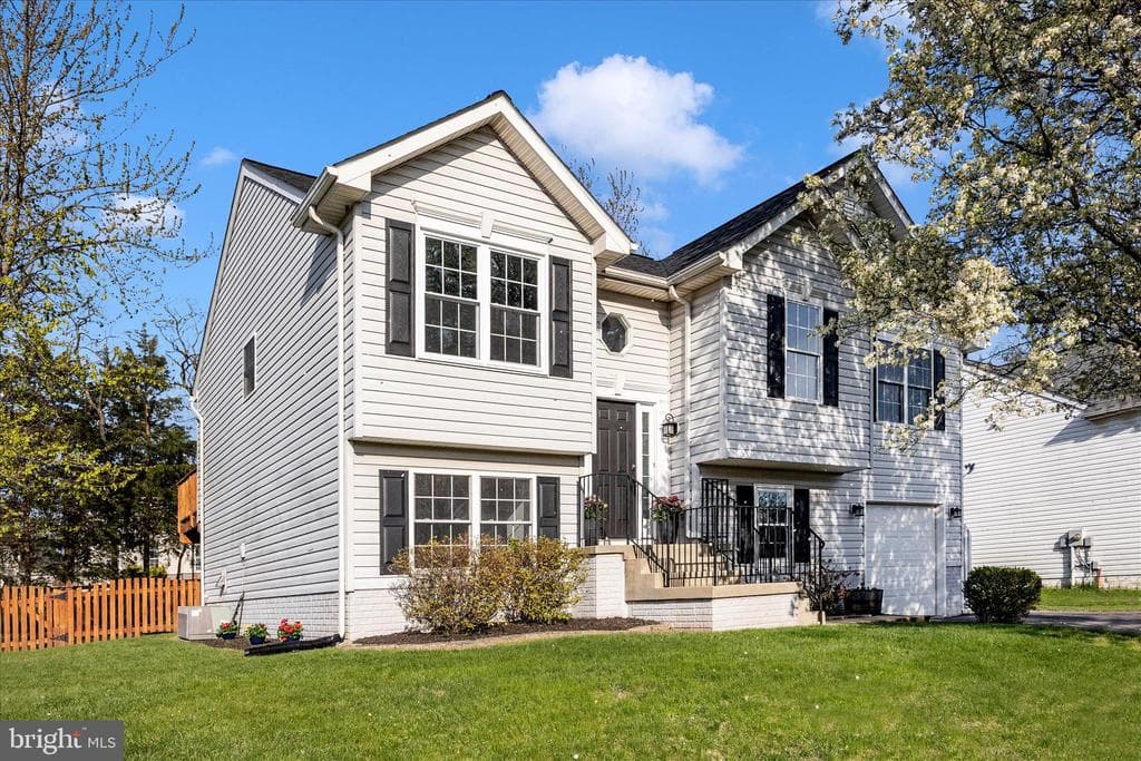 170 Bentley Street photo 1