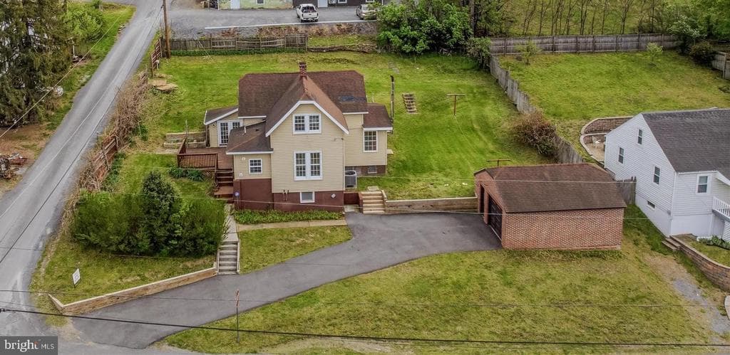 151 S Laurel Avenue, Berkeley Springs