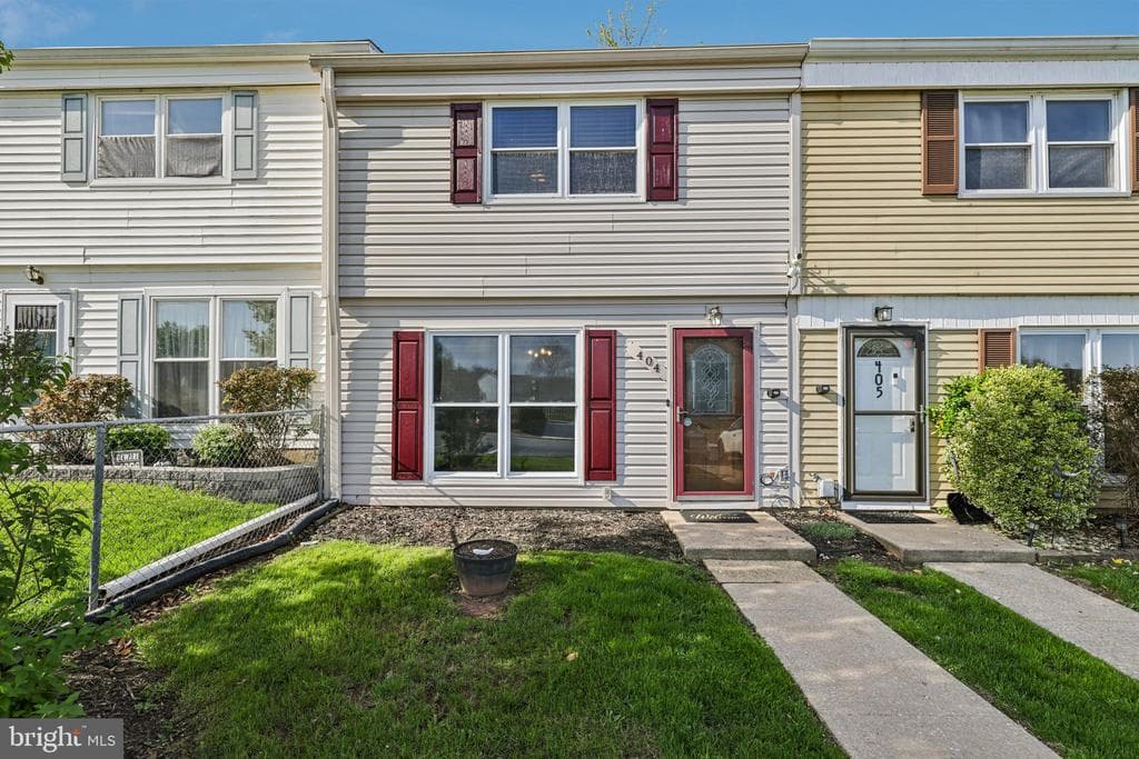 404 Red Tulip Court photo 1