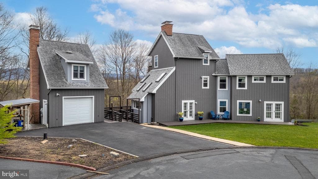 162 Apple Court photo 1