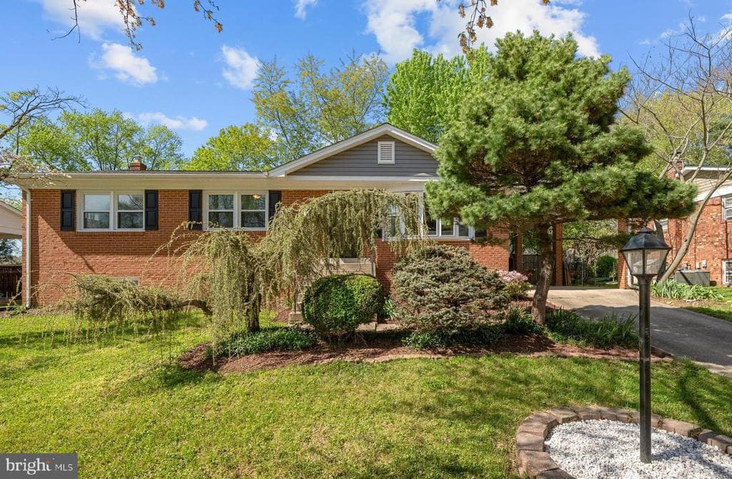 6818 Groveton Drive photo 1