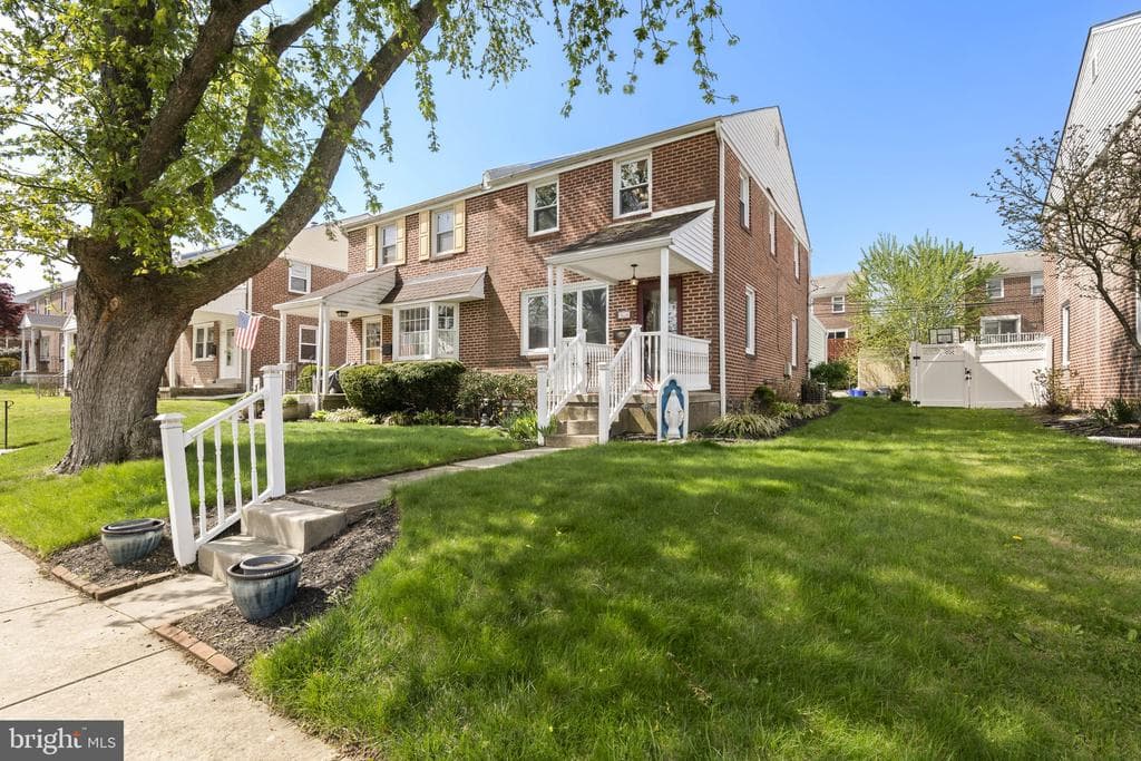 1034 Bryan Street photo 1