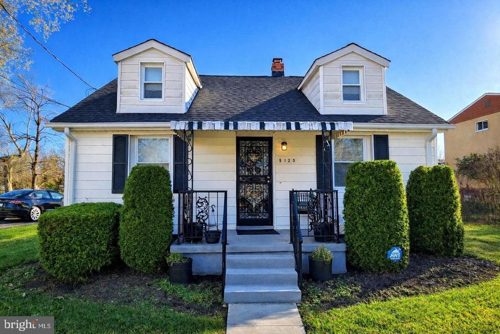 5123 Navahoe Street photo 1