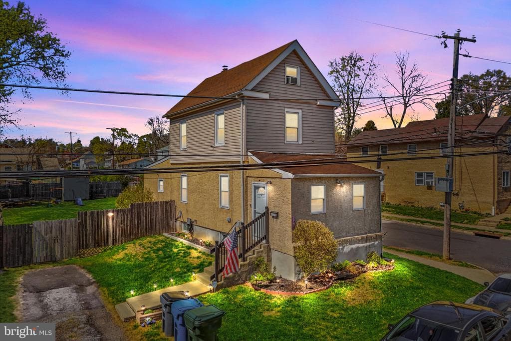 1578 Prospect Avenue photo 1