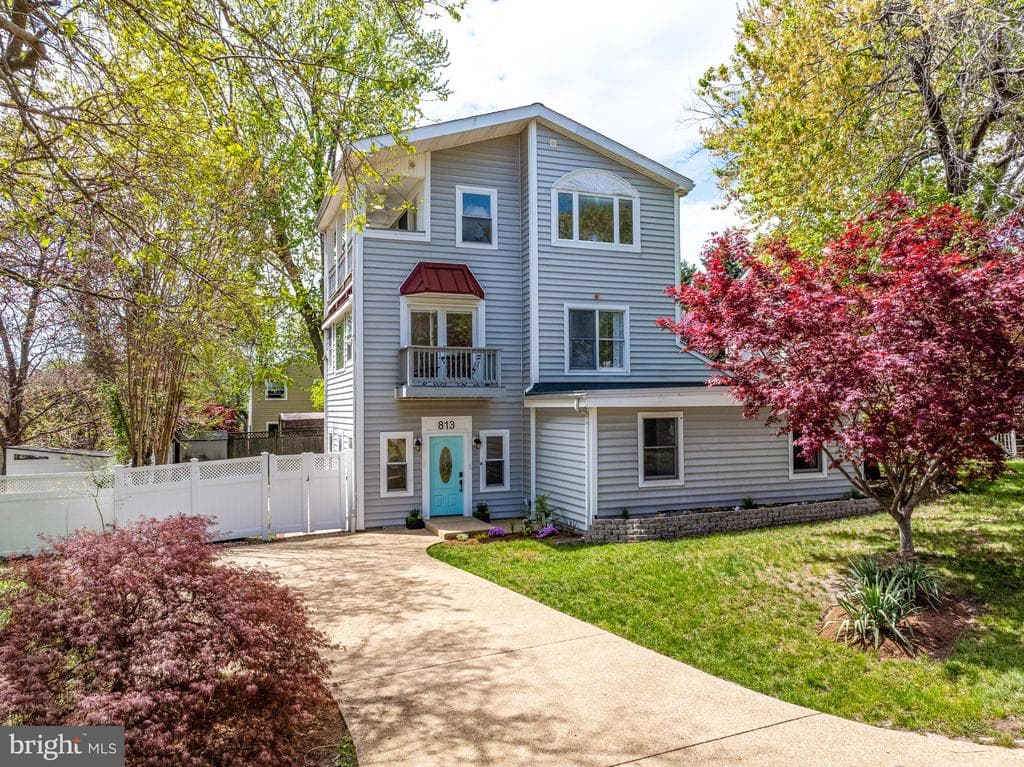 813 Shore Drive photo 1