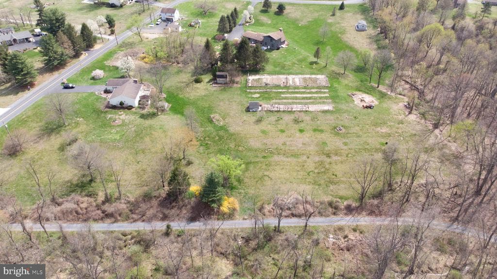 89 Beard Road photo 1