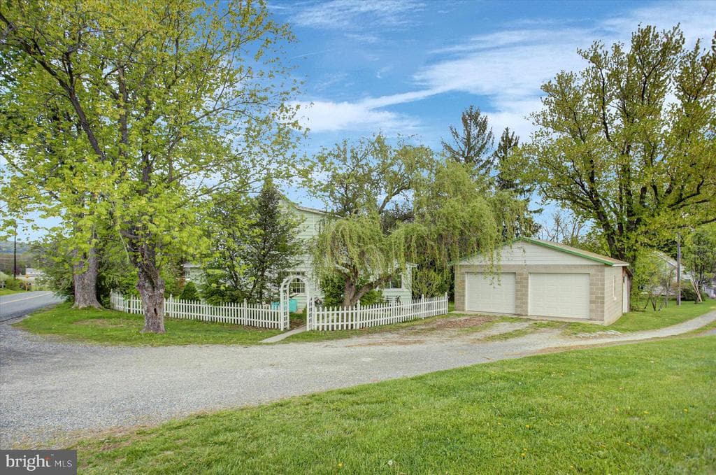 3715 Bullfrog Road photo 1
