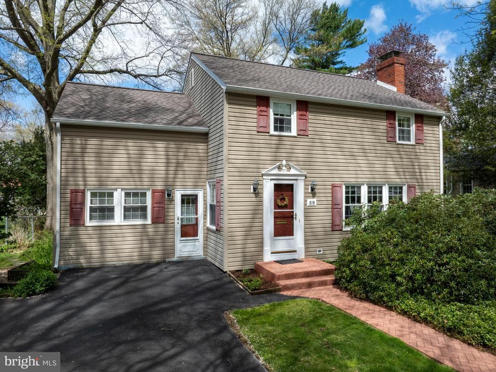 519 Ridge Avenue photo 1