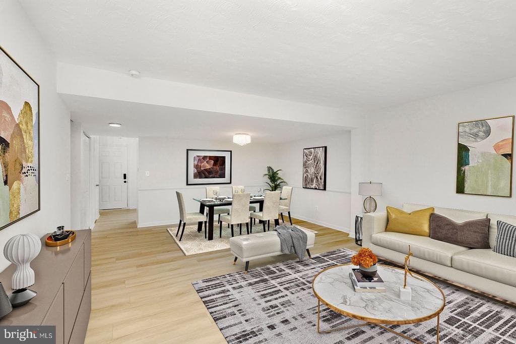 1132 James Madison Circle photo 1