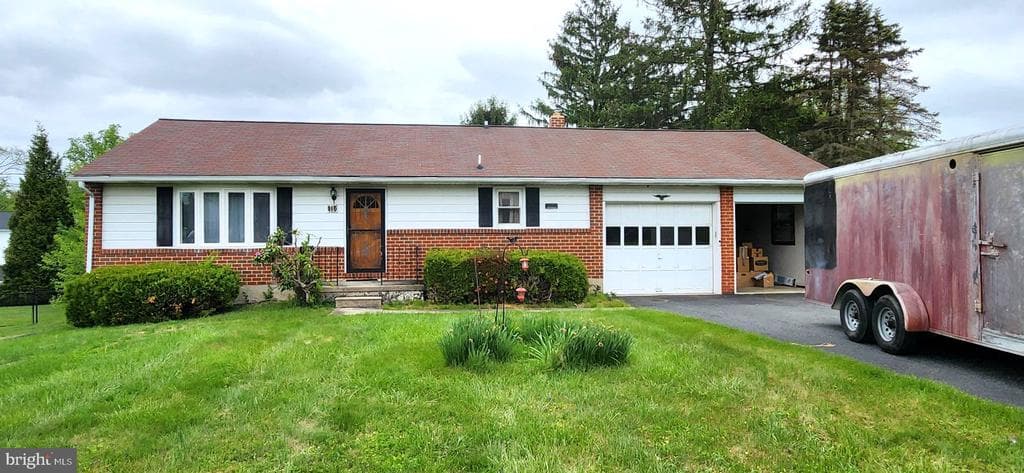 110 Crescent Drive photo 1