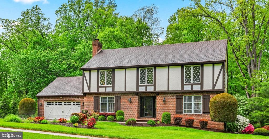 1074 Foxcroft Run photo 1