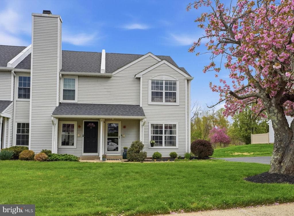 64 Stockton Court photo 1