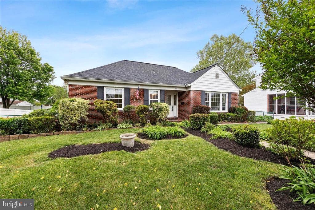 104 Twin Oaks Road photo 1