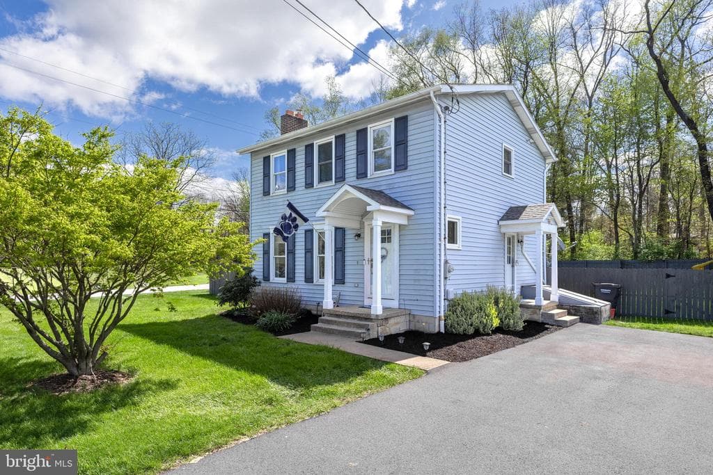 1111 Fox Hill Road photo 1