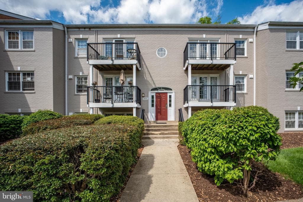9479 Fairfax Boulevard #304 photo 1