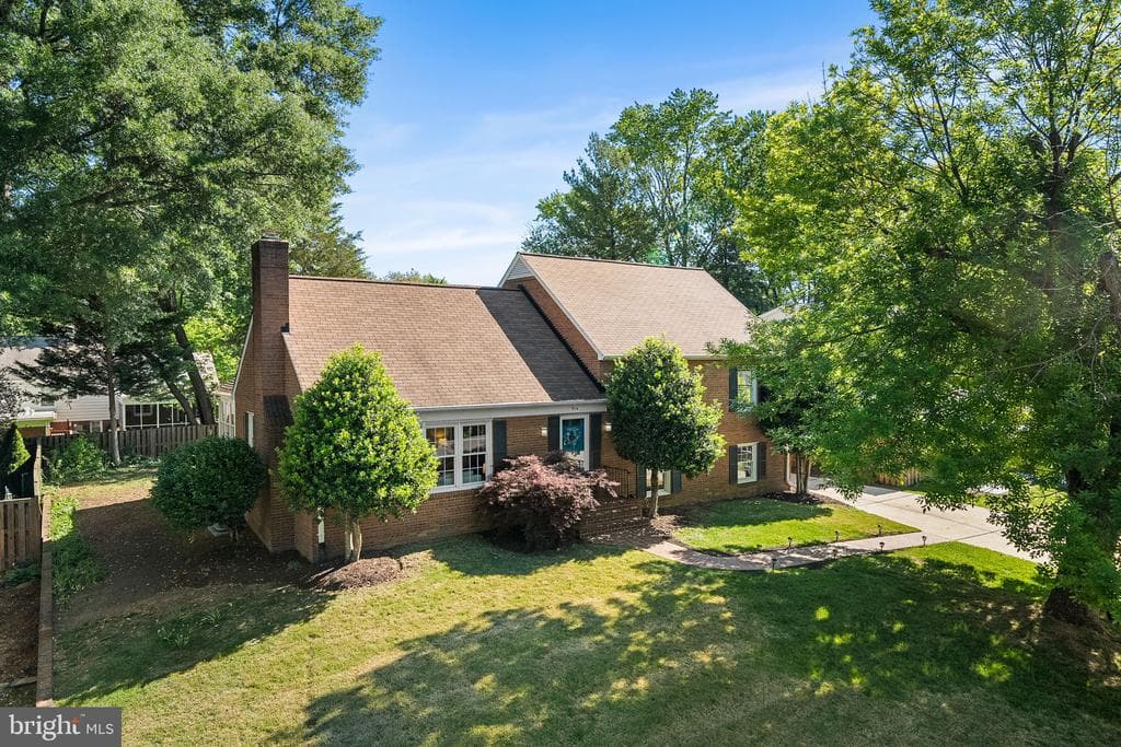 914 Waynewood Boulevard photo 1