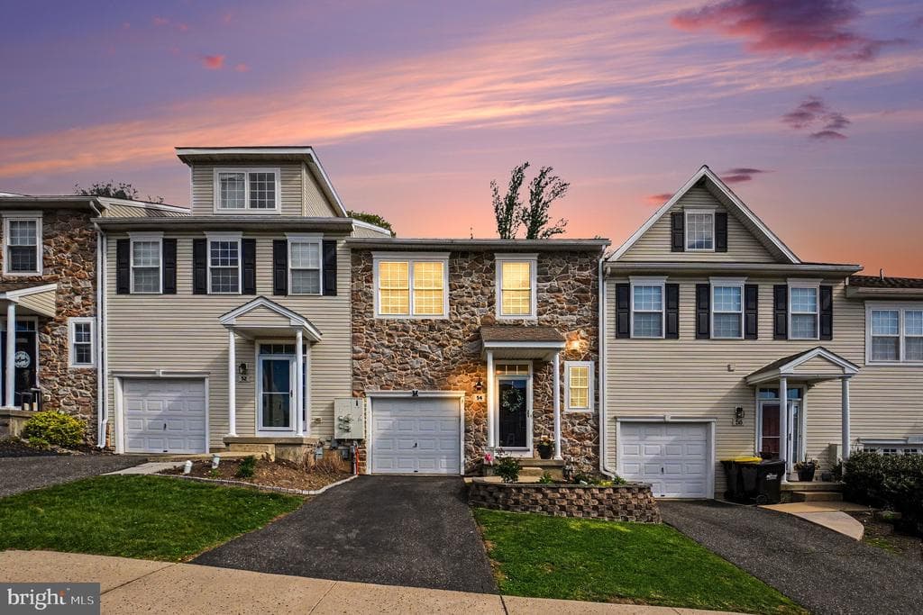 54 Sugar Maple Road photo 1