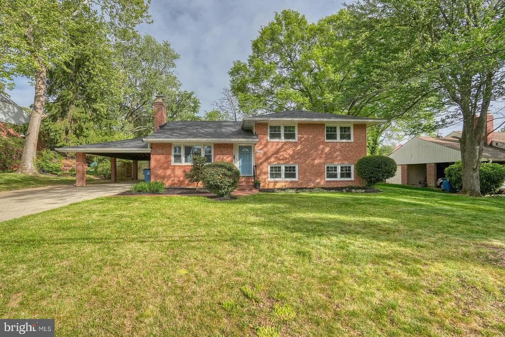 1635 Dinneen Drive photo 1