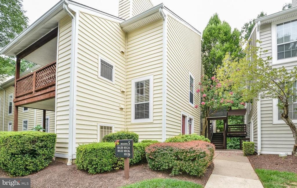 10124 Oakton Terrace Road photo 1