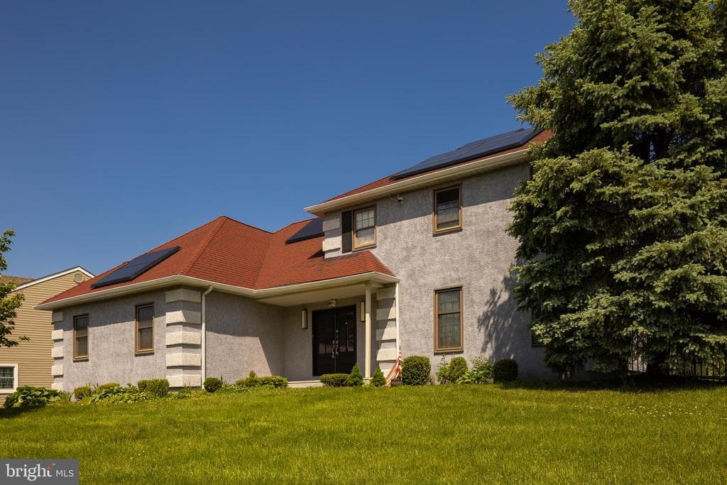 825 Cliff Road