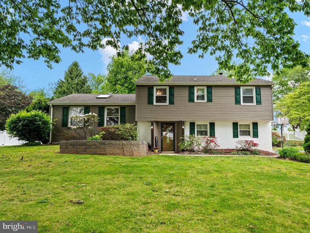 706 Edward Lane photo 1