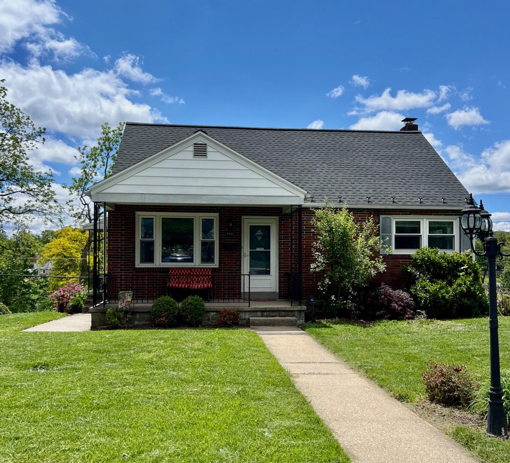 2532 Reading Boulevard photo 1