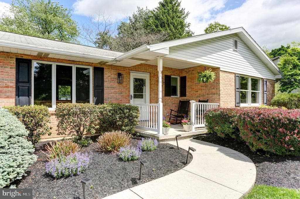 1082 Trail Road photo 1