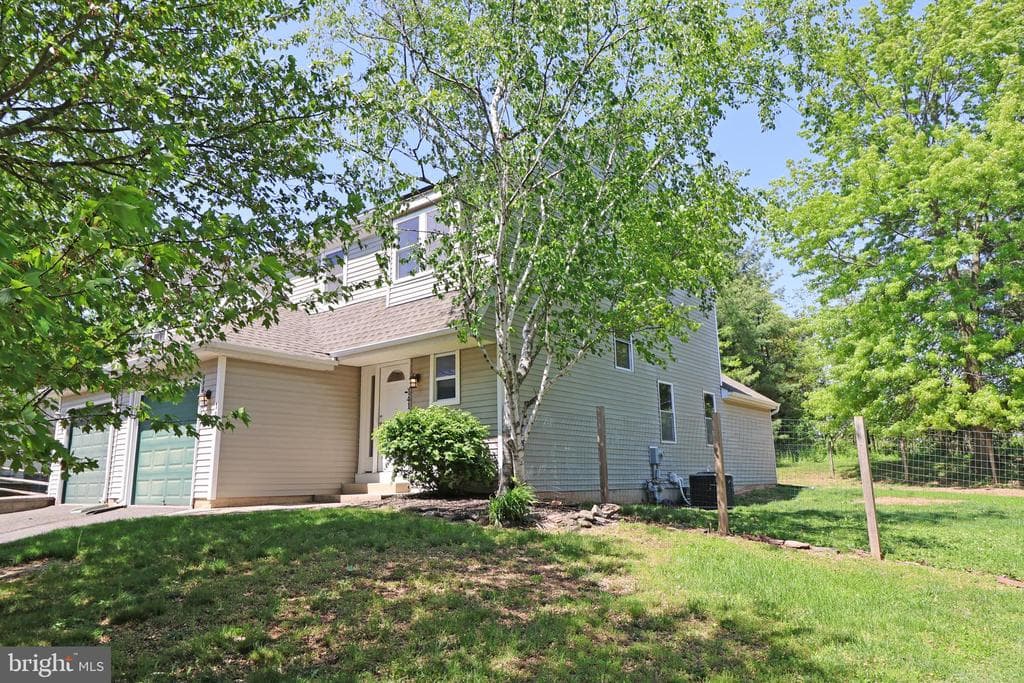 141 Azalea Circle photo 1