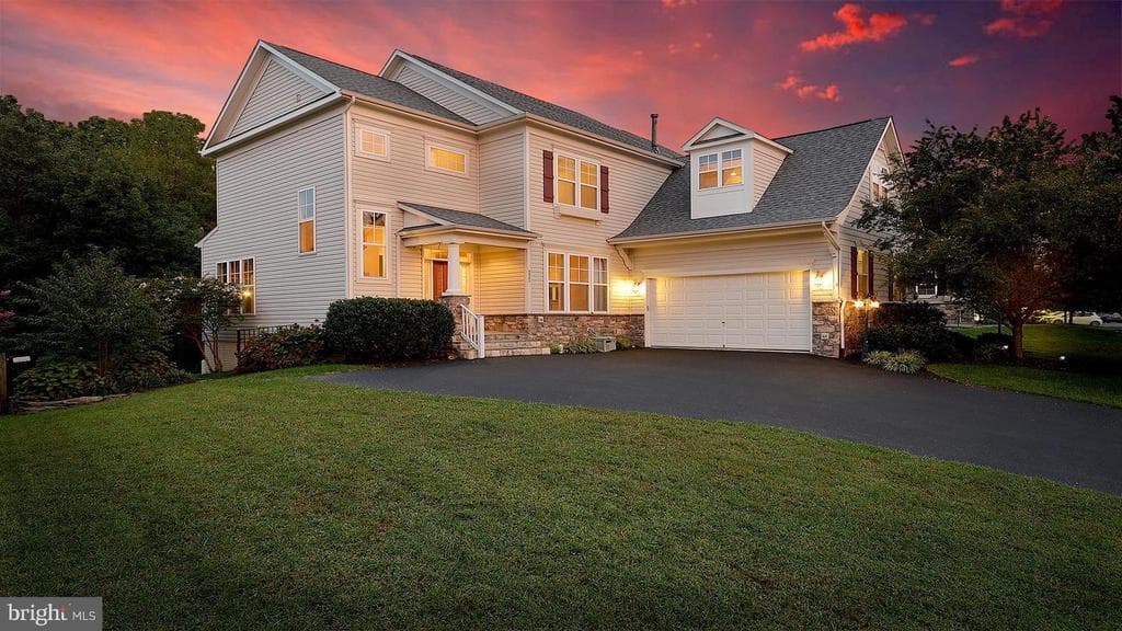 9380 Falling Water Drive photo 1