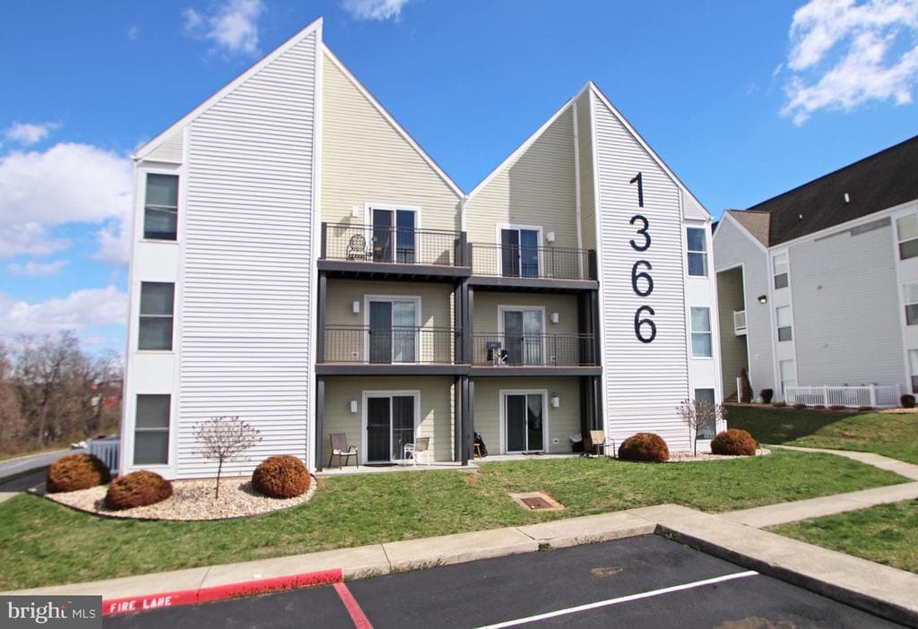 1366 Hunters Road #k photo 1
