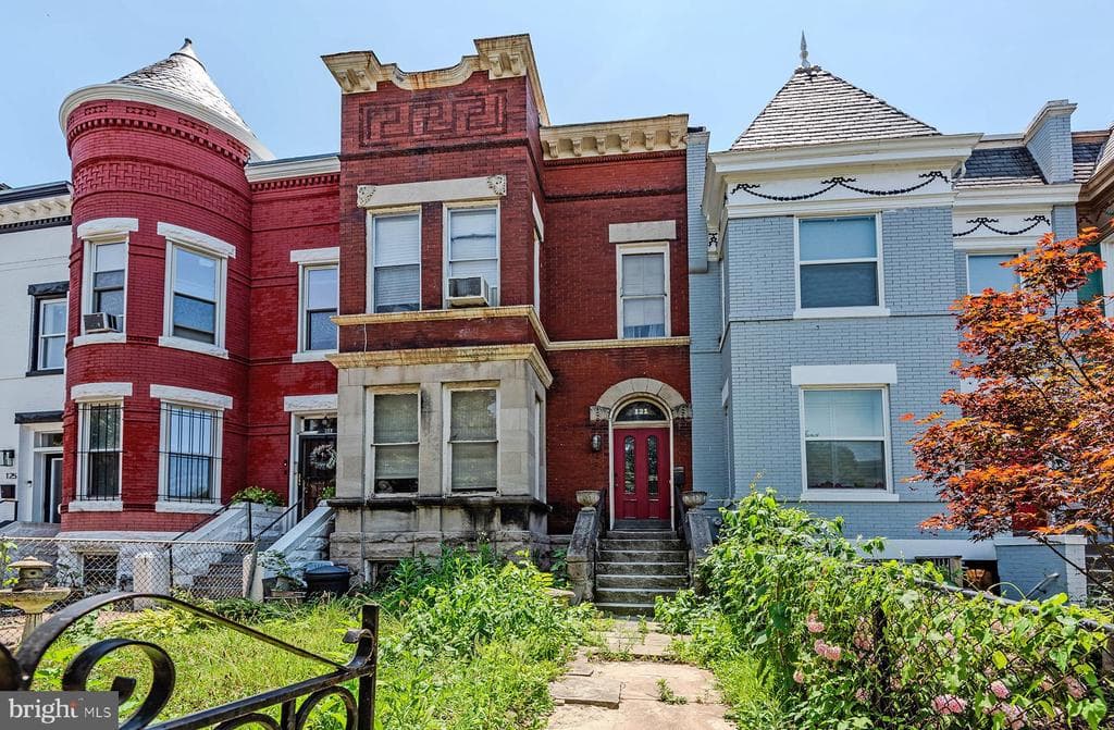 121 R Street NE photo 1