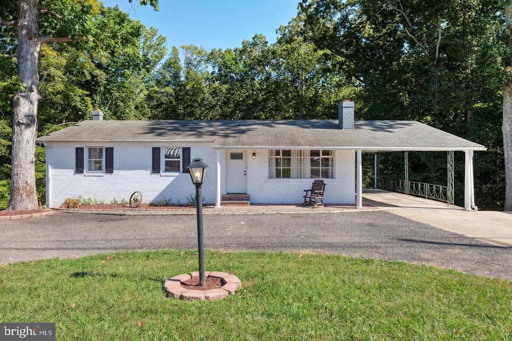 10846 Charles Street photo 1