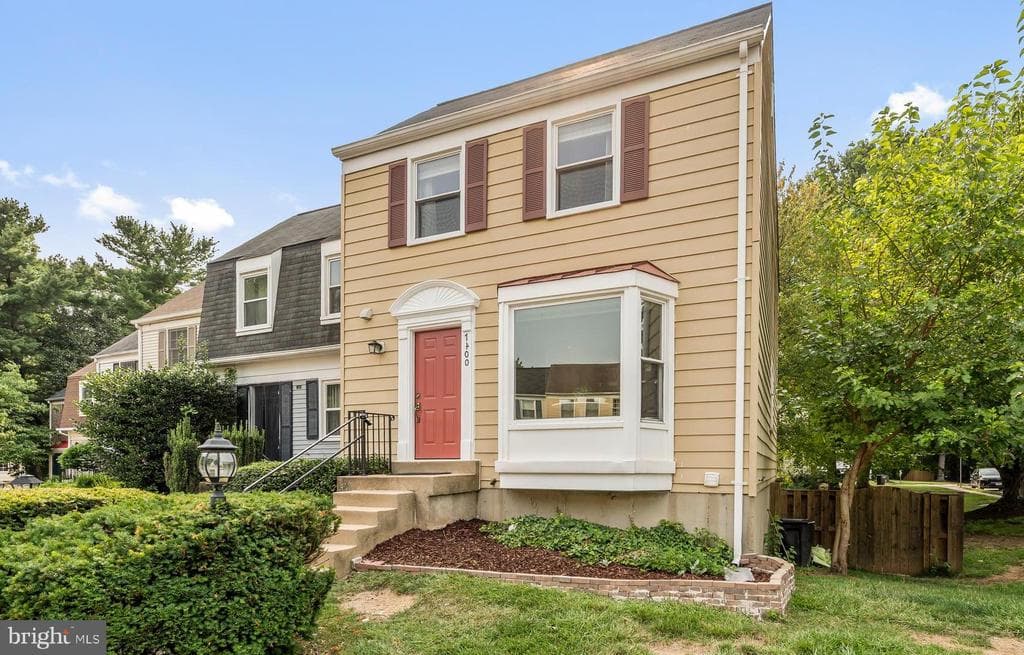7400 Meadowleigh Way, Alexandria