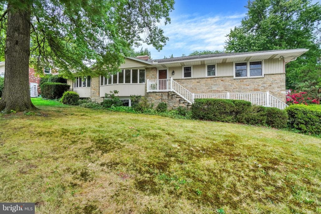 385 Tri Hill Drive, York