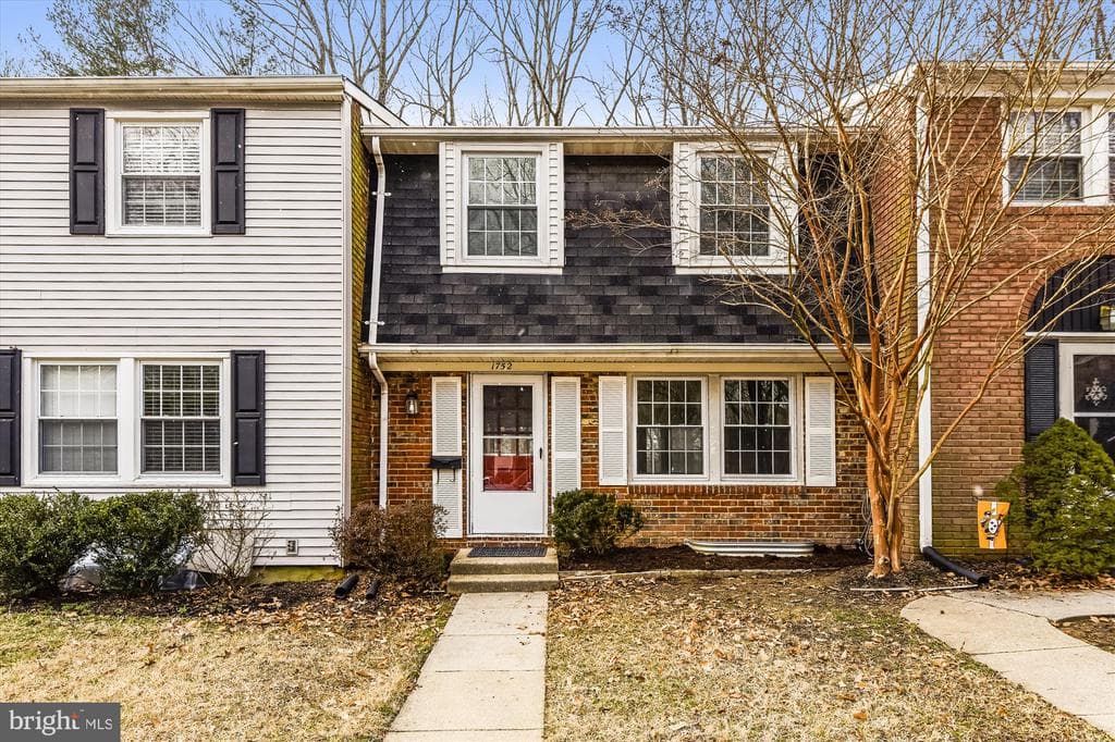 1752 Whitfield Court photo 1