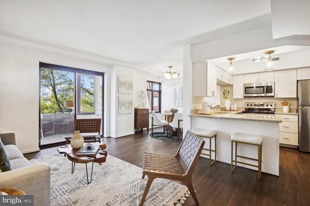 2400 Clarendon Boulevard #414 photo 1