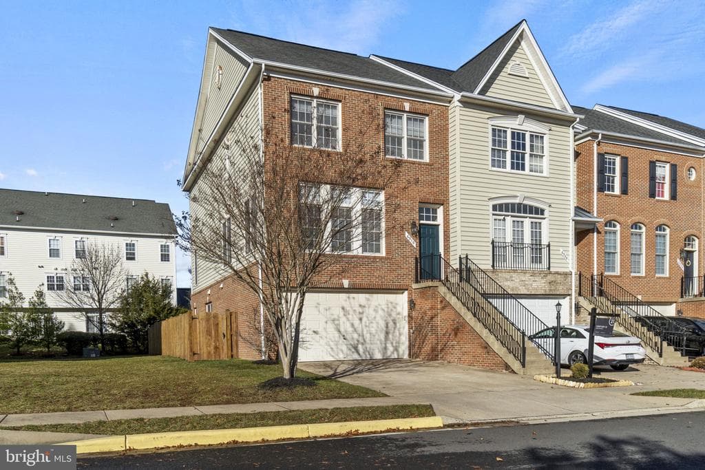 6910 Stanwick Square photo 1