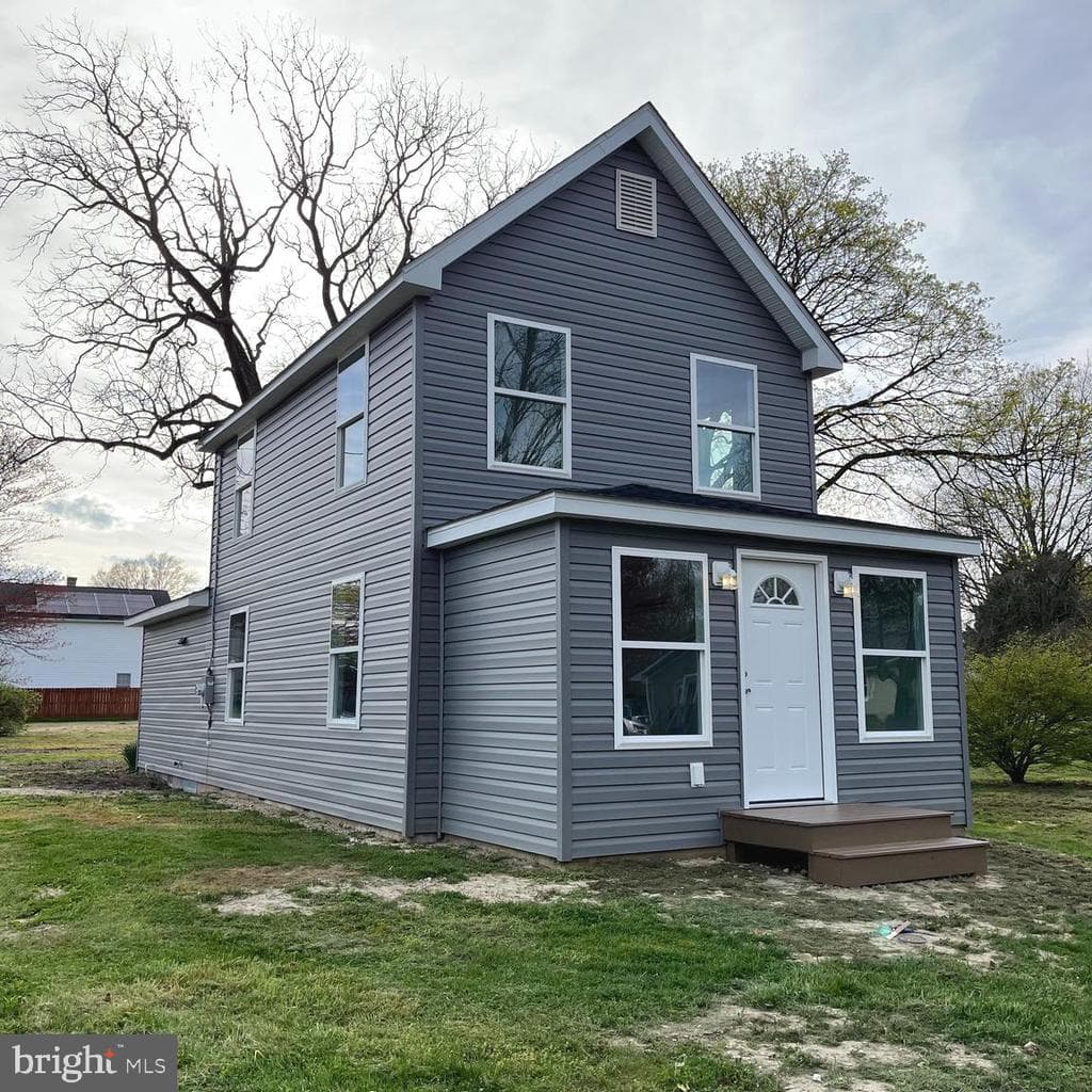 411 Maple Avenue photo 1